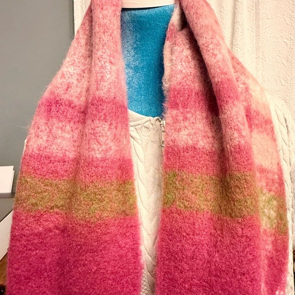 Comfortable Warm Striped Thick Pink Checkered Scarf, New